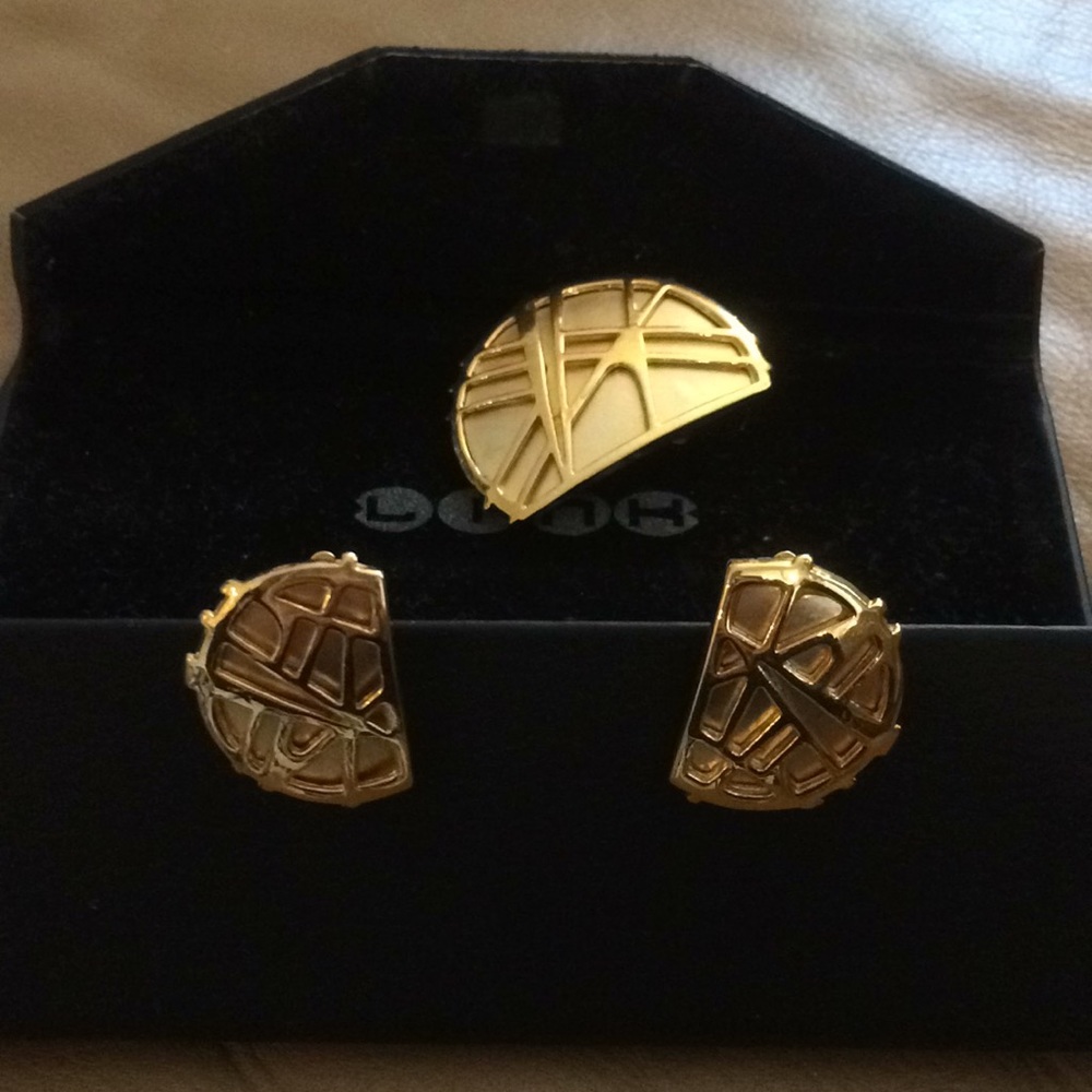 🌈🌈VINTAGE🌈BEAUTIFUL SET OF EARRINGS AND BROTCH